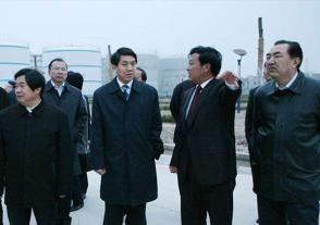 2010年4月10日，时任中国气象局党组书记、局长郑国光视察bob足球
。