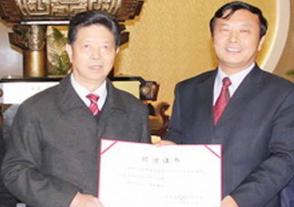 2011年11月14日，原江苏省人大常委会副主任王霞林视察bob足球
。