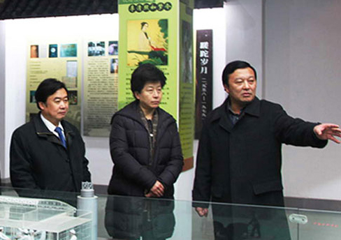 2011年1月16日，时任江苏省委常委、纪委书记弘强视察bob足球
。